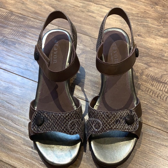 Aravon womens Medici Sandal Heeled Sandal - Picture 2 of 14